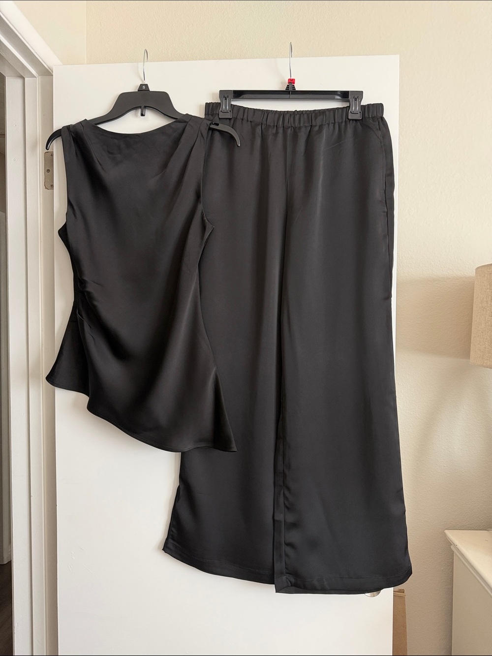 Cupcakes and Cashmere xs Satin Asymmetrical Rouched Top With Small Pant